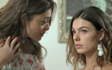 Desesperada, Ritinha (Isis Valverde) implorará pela ajuda da amiga Bibi (Juliana Paes) - Reprodução/TV Globo
