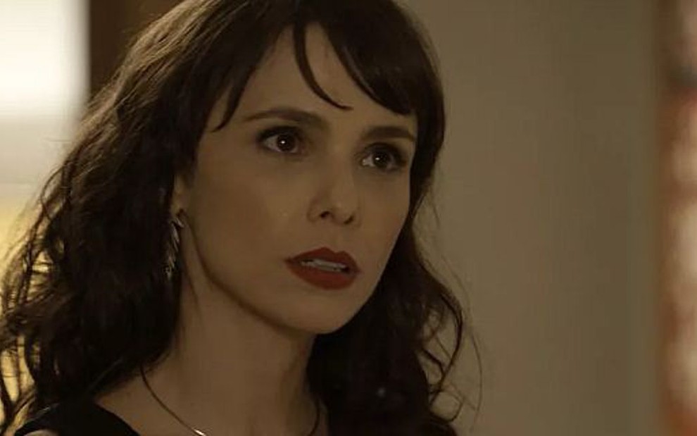 Débora Falabella (Irene) em A Força do Querer; arquiteta esconde segredo sobre assassinato - Reprodução/TV Globo