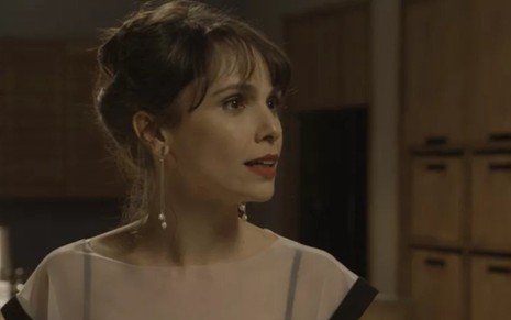 Débora Falabella (Irene) em A Força do Querer; arquiteta tentará se reaproximar do ex-amante - Reprodução/TV Globo