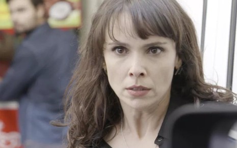 Débora Falabella (Irene) em cena de A Força do Querer; arquiteta vai se vingar de ex-amante - Reprodução/TV Globo
