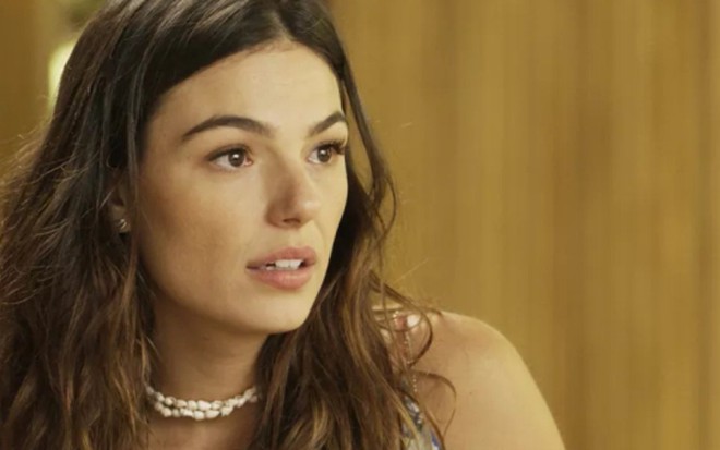 Ritinha (Isis Valverde) ouve desabafo e aconselha a sogra em cena de A Força do Querer - Reprodução/TV Globo