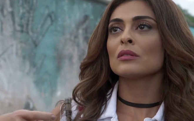 Juliana Paes (Bibi) em A Força do Querer; 'perigosa' ostentará dinheiro de tráfico em foto - Reprodução/TV Globo