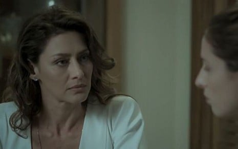 Joyce (Maria Fernanda Cândido) conversará com a filha sobre insatisfação com o corpo - Reprodução/TV Globo