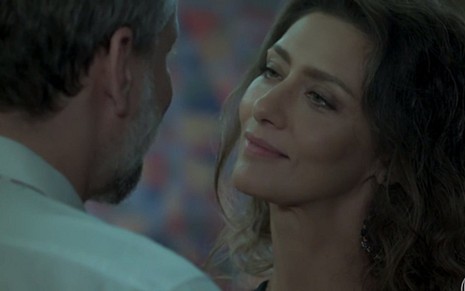 Dan Stulbach (Eugênio) e Maria Fernanda Cândido (Joyce) em cena de A Força do Querer - Reprodução/TV Globo