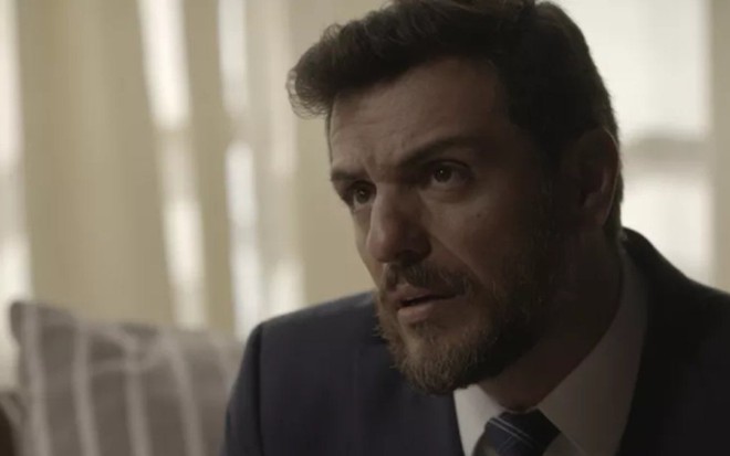 Caio (Rodrigo Lombardi) reagirá chocado ao descobrir crime cometido pela ex-namorada - Reprodução/TV Globo
