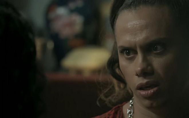 Silvero Pereira (Nonato) em A Força do Querer; travesti será hostilizada na saída de show - Reprodução/TV Globo