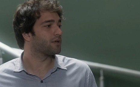 Humberto Carrão (Tiago) em a A Lei do Amor; personagem armará barraco em restaurante - Reprodução/TV Globo