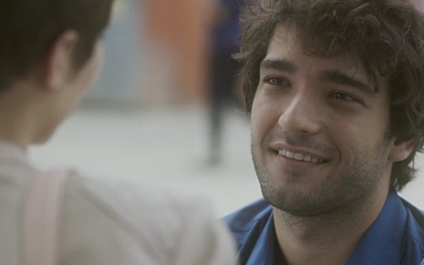 Humberto Carrão (Tiago) em cena de A Lei do Amor; mocinho tentará reatar noivado - Reprodução/TV Globo