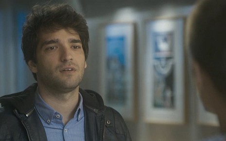 Humberto Carrão (Tiago) em cena de A Lei do Amor, novela das nove da Globo - Reprodução/TV Globo