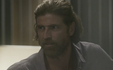 Reynaldo Gianecchini (Pedro) em cena de A Lei do Amor; arquiteto humilhará o rival - Reprodução/TV Globo
