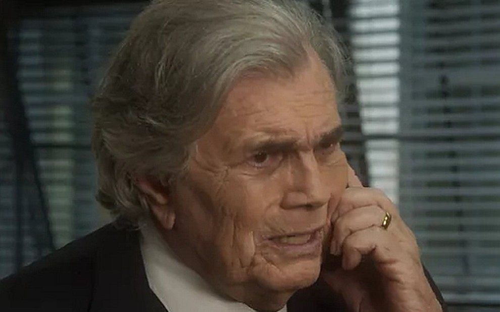 Tarcisio Meira (Fausto) em cena de A Lei do Amor; empresário será vítima de atentado - Reprodução/TV Globo