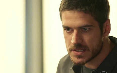 Marco Pigossi (Dante) em cena de A Regra do Jogo, novela das nove da Globo - Reprodução/TV Globo