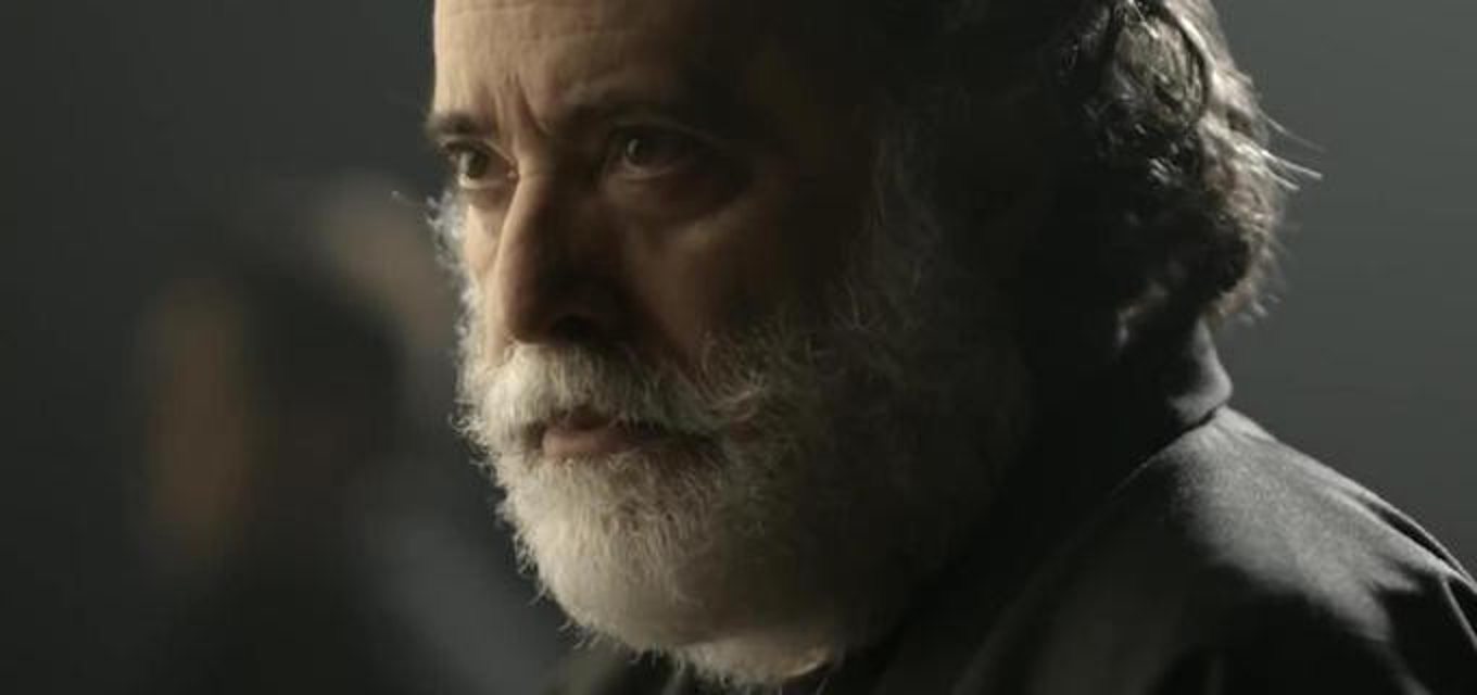 Foto: Para escapar da morte, Zé Maria (Tony Ramos) se entrega à polícia, na  novela 'A Rregra do Jogo' - Purepeople