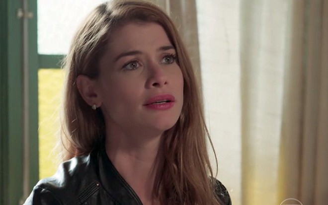 Lívia (Alinne Moraes) enfrentará a grosseria da avó em Além do Tempo, novela das seis - Reprodução/TV Globo