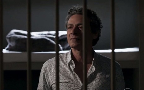 Bento (Luiz Carlos Vasconcelos) é preso em Além do Tempo, novela das seis - Reprodução/TV Globo