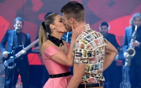 Rodrigo Hilbert e Fernanda Lima se beijam após dança no Amor & Sexo: casal anunciou nova gravidez - REPRODUÇÃO/INSTAGRAM