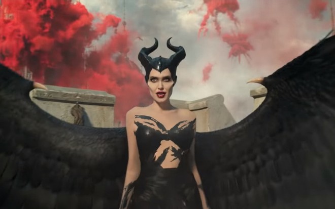 A atriz Angelina Jolie surge com look ousado no trailer do filme Malévola 2: Dona do Mal - REPRODUÇÃO/YOUTUBE