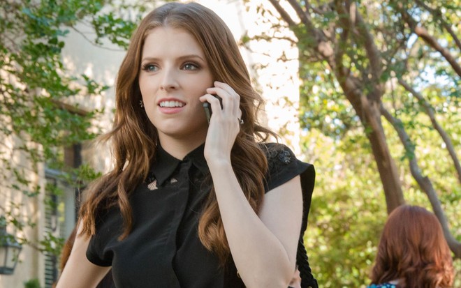 Anna Kendrick em cena da comédia musical A Escolha Perfeita 2, lançada em 2015: agora na TV - Divulgação/Universal Pictures