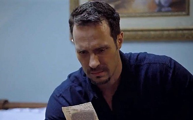 O ator Fernando Pavão em cena da novela Apocalipse, que teve recorde negativo ontem (14) - Reprodução/RecordTV
