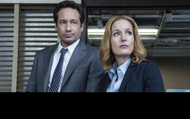 Os atores David Duchovny e Gillian Anderson na décima temporada do drama Arquivo X - Imagens: Divulgação/Fox