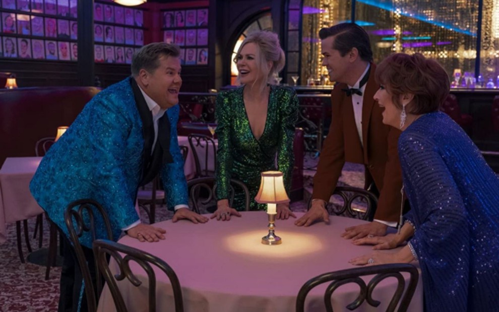 James Corden, Nicole Kidman, Meryl Streep e Andrew Rannells conversam em cena do filme A Festa de Formatura