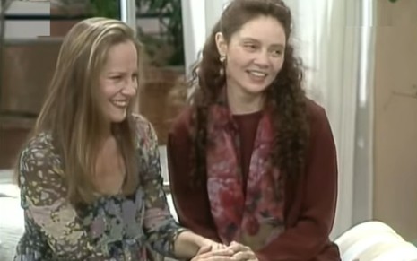 As atrizes Lucinha Lins e Thais de Campos em cena de A Viagem (1994)