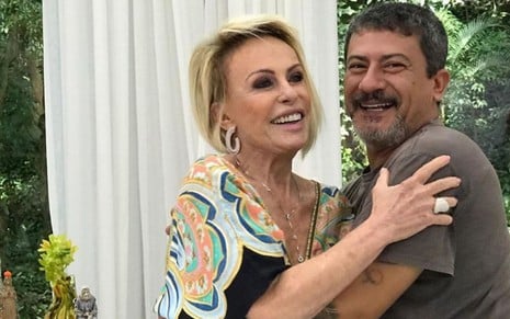 Ana Maria Braga e Tom Veiga em foto publicada pela apresentadora em 2 de outubro de 2020