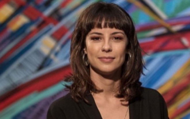 Andréia Horta em foto publicada no Instagram, de preto