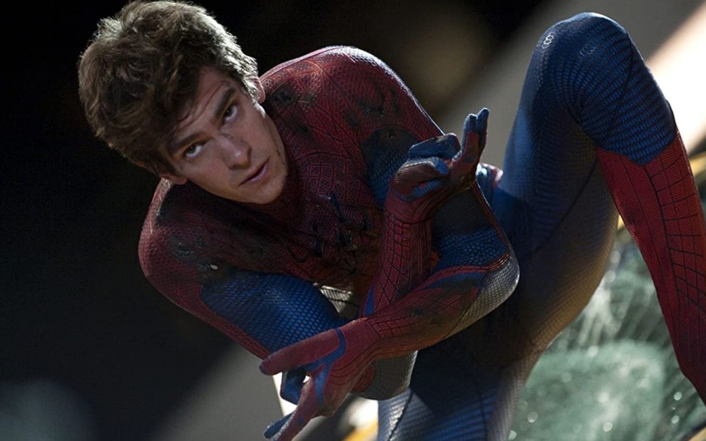 Andrew Garfield em cena do filme O Espetacular Homem-Aranha