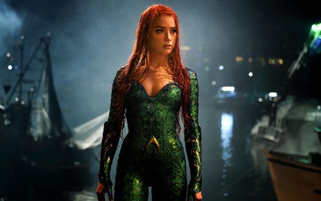 Amber Heard como Mera em cena de Aquaman