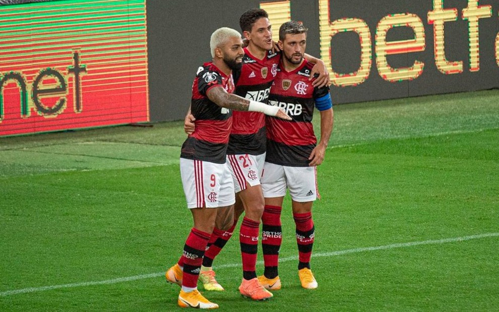 Flamengo x Athletico-PR ao vivo: onde assistir ao jogo do Brasileirão hoje