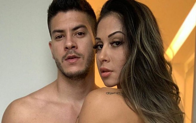 Arthur Aguiar e Mayra Cardi em ensaio para o Instagram em outubro de 2019