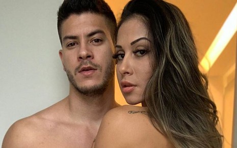 Arthur Aguiar e Mayra Cardi em ensaio para o Instagram em outubro de 2019