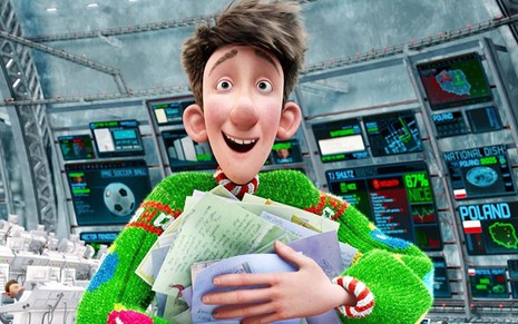 Com um blusão verde, Arthur segura várias cartas para o Papai Noel em Operação Presente (2011)