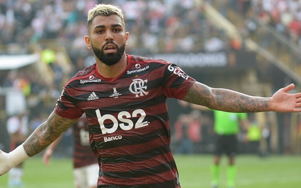 De braços abertos, Gabigol comemora gol marcado pelo Flamengo na Libertadores