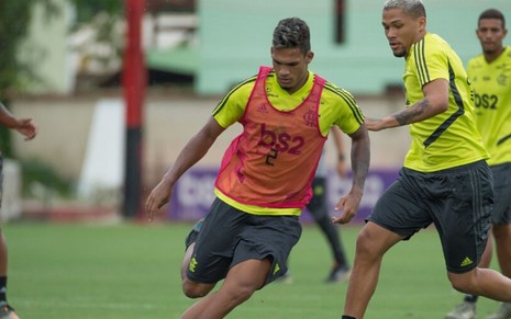 Equipe alternativa do Flamengo treina em preparação para o Campeonato Carioca