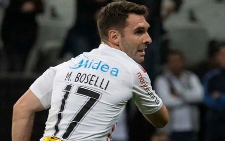 O atacante Mauro Boselli corre para comemorar gol marcado pelo Corinthians no Paulistão 2020