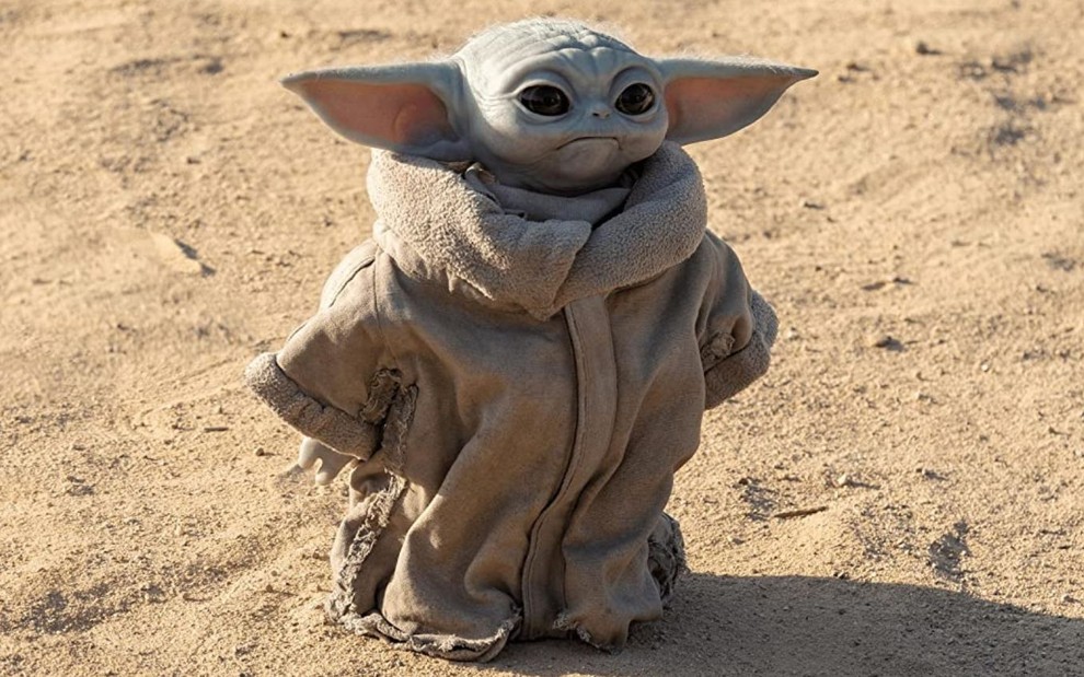 Baby Yoda em cena da série The Mandalorian