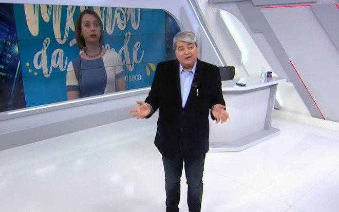 Imagem de José Luiz Datena conversando com Cátia Fonseca no Brasil Urgente