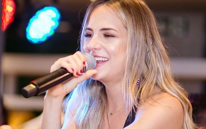 Imagem de Gabi Martins durante show; ela vai participar do BBB20