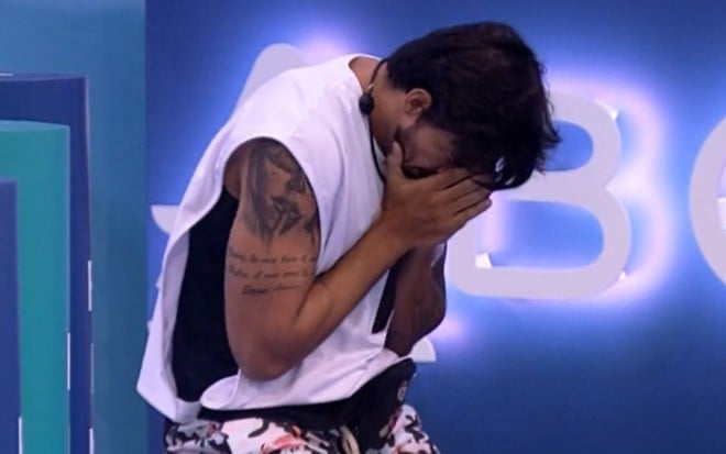 O brother Guilherme Napolitando na segunda prova do anjo do BBB20 neste sábado (29)