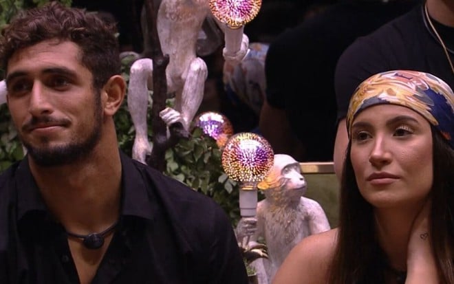 Lucas Chumbo e Bianca Boca Rosa na sala do BBB20 na terça (28), durante interação com Tiago Leifert