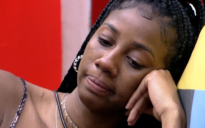 Imagem de Camilla de Lucas emocionada durante conversa no BBB21