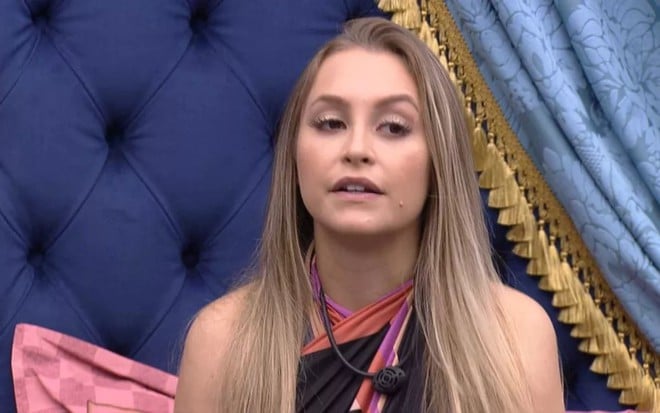 Imagem de Carla Diaz no quarto do líder do BBB21