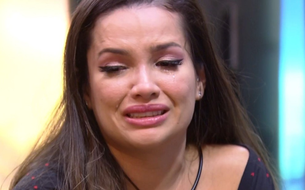 Juliette chorando na academia do BBB21, da Globo