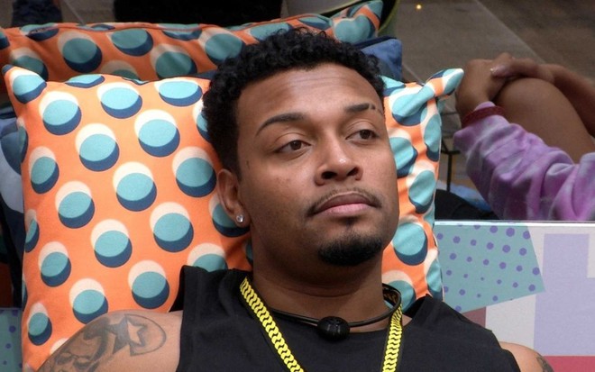 Imagem de Nego Di no quarto do líder do BBB21