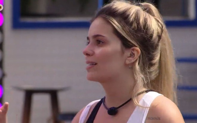 Imagem de Viih Tube chorando em pista de dança durante Prova do Líder no BBB21