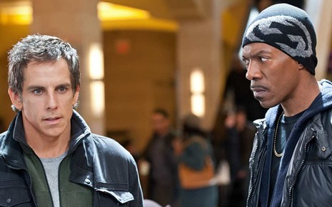 Os atores Ben Stiller e Eddie Murphy contracenam no filme Roubo nas Alturas (2011)