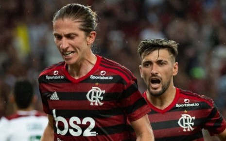 O lateral Filipe Luís e o meia Arrascaeta comemoram gol do Flamengo pelo Campeonato Carioca
