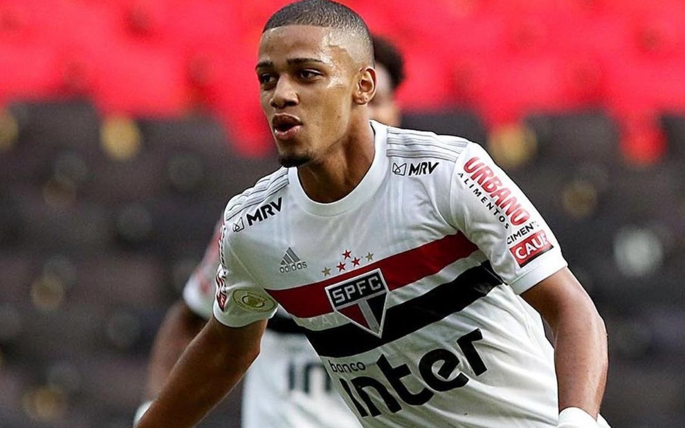 Imagem de Brenner comemorando gol marcado pelo São Paulo contra o Flamengo